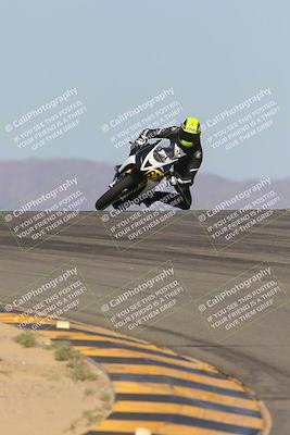 media/Oct-08-2023-CVMA (Sun) [[dbfe88ae3c]]/Race 3 Amateur Supersport Middleweight/